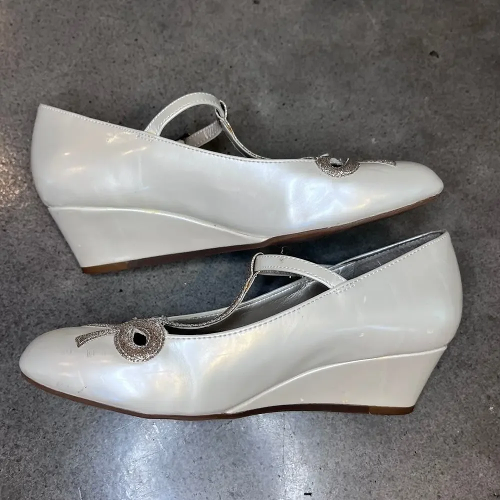 Gianni Bini girls Ivory cream gold bow low wedge heel formal dress shoes size 3